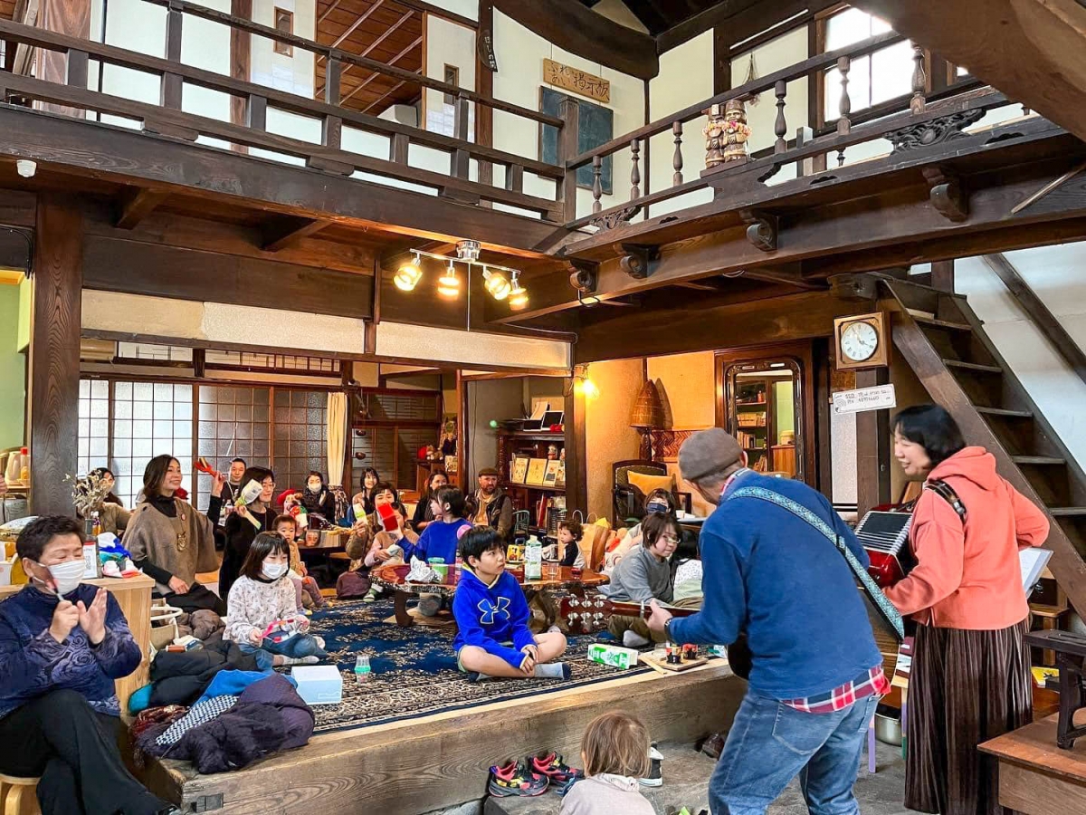 一般社団法人mixjam（こどもの居場所＆コワーキング`いろり`）